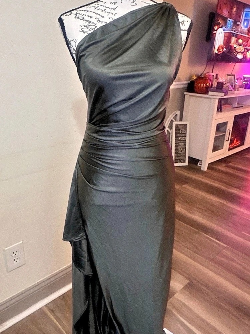 OYS One-Shoulder Maxi Dress in Dark Green Like New